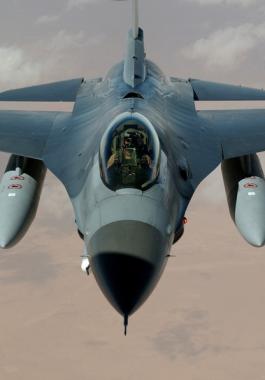 طائرات f16