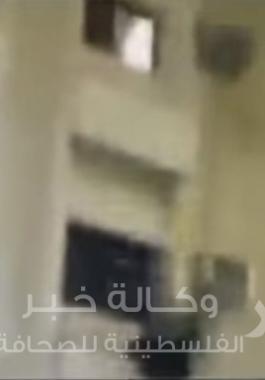 القاء فتاة من النافذة 