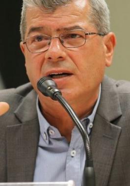 عيسى قراقع.jpg