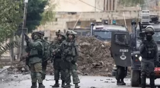 جيش الاحتلال يزعم اعتقال 3 فلسطينيين مطلوبين من أنحاء الضفة الغربية 