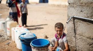 تقرير بالصور: أطفال غزّة حياتهم جوع وخوف وحرمان ونهايتهم الحرق والتقطيع