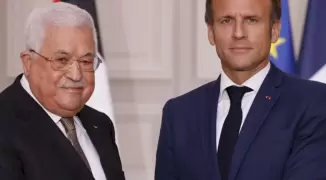 الرئيس-ماكرون-والرئيس-عباس-1717002216.jpg.webp