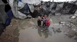 غرق الخيام في غزة بسب الأمطار