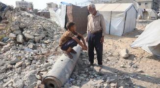 شاهد: موت مؤجل بقنابل موقوتة بين الركام والمنازل لحصد مزيد من الأرواح في غزة