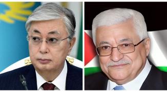 الرئيس عباس ونظيره الكازاخي