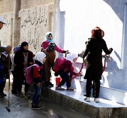 أهالي مخيمي اليرموك ودرعا يعانون من انقطاع مياه الشرب.jpg