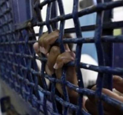 غرامات مالية بحق الأسرى الأشبال بـعوفر خلال شهر آذار.jpg
