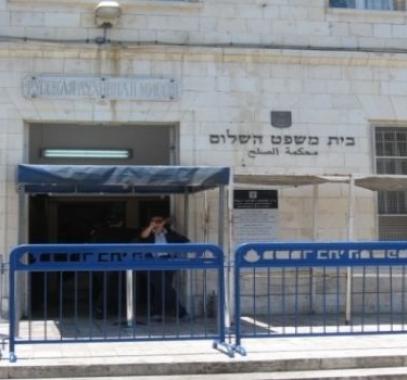 الاحتلال يحكم بالسجن على مقدسي ويمدد توقيف آخرين.jpg