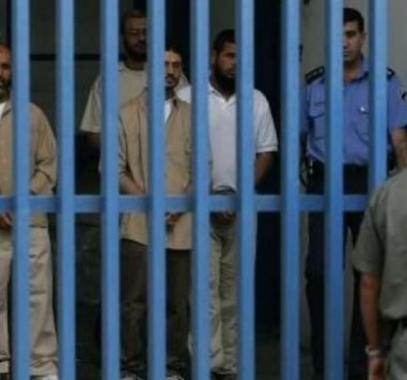 تثبيت الاعتقال الإداري بحق عدد من الأسرى