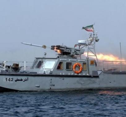 ايران تطلق 3 صواريخ كروز في مناورة بحرية في مضيق هرمز