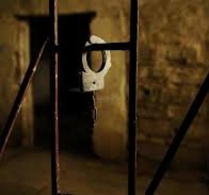 الأدلة الشرعية على وجوب السعي في فكاك الأسرى