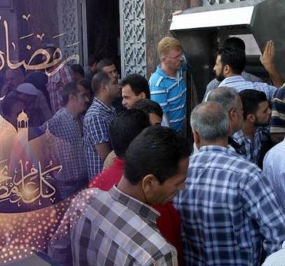 موظفو السلطة بغزّة يستقبلون شهر رمضان بجيوبٍ فارغة!