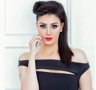 الفنانة 