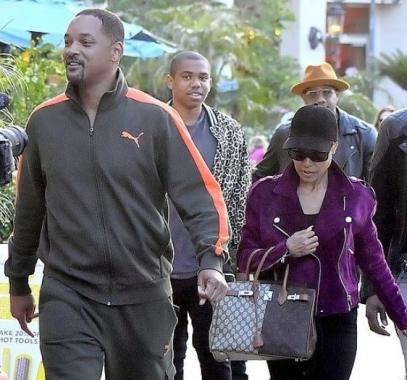 شاهد: ويل سميث وعائلته يشاهدون فيلم علاء الدين فى كاليفورنيا