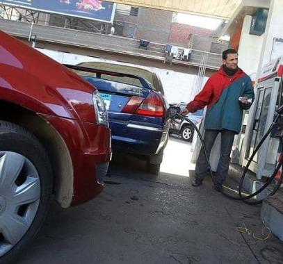 مصر: ضجة بشأن رفع أسعار الوقود