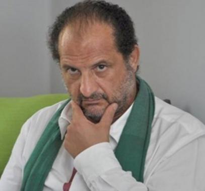 خالد الصاوي يصارع الغوريلا في 