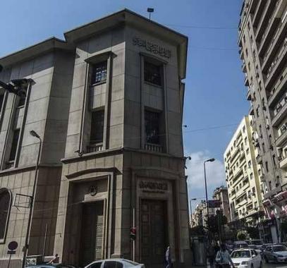 مصر: ارتفاع النمو وانخفاض معدل عجز الموازنة
