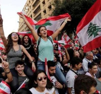 عودة الاحتجاجات إلى شوارع لبنان بعد مسيرة مؤيدة لعون
