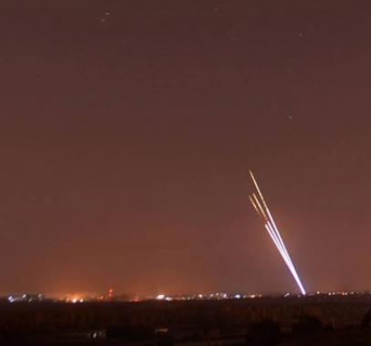 صافرات الإنذار تُدوي في غلاف غزّة بعد إطلاق عدد من الصواريخ
