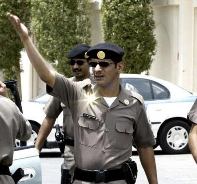 شاهدوا بالفيديو: الأمن السعودي يلقي القبض على 