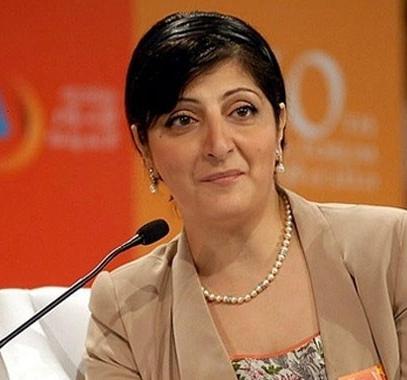 الشاعرة  لينا أبو بكر 