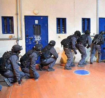 الاحتلال يتستر على أوضاع الأسرى في قسم 14 بسجن 