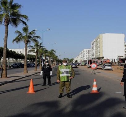 بالفيديو: مشاجرة عنيفة بالسيوف في 