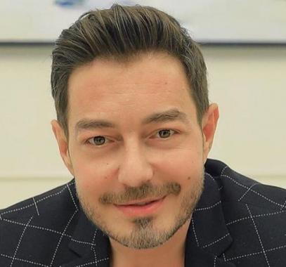 أحمد زاهر