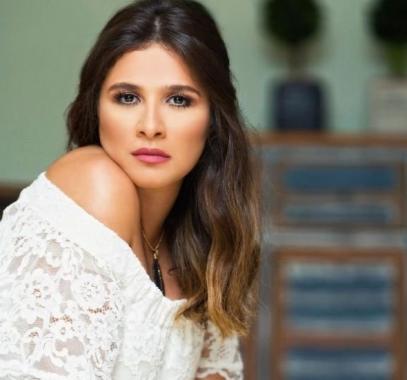 ياسمين عبد العزيز