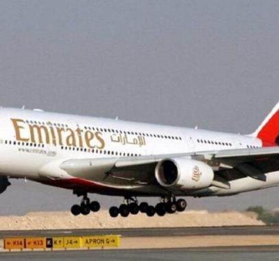 طائرة إماراتية
