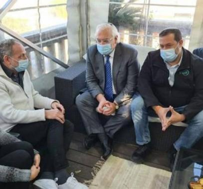 زيارة السفيرالأمريكي لعائلة القتيلة