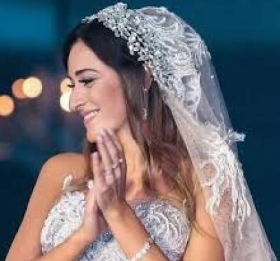 امينة خليل تحدد موعد زفافها