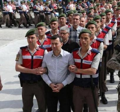 تركيا تشن حملة اعتقالات في صفوف العسكريين