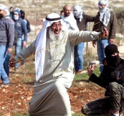 الاحتلال يمدد اعتقال المسن العرمة من رام الله