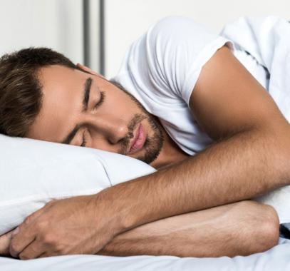 ما تفسير رؤية الميت في المنام وهو حي صامت لابن سيرين