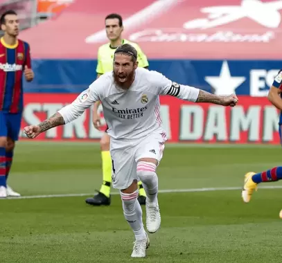من هو معلق مباراة الكلاسيكو بين برشلونة وريال مدريد في السوبر الاسباني