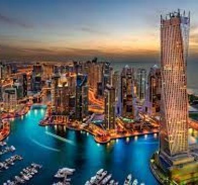 وصلت الطفلة السورية جولي ناصر، التي تعاني من مرض الضمور العضلي الشوكي والتي بالكاد تبلغ من العمر 3 سنوات، إلى مدينة دبي الإماراتية، حيث تكفل الهلال الأحمر تكلفة علاجها الباهظة، التي تصل إلى نحو مليوني دولار.  ووصلت الطفلة جولي ناصر مع والدتها إلى دبي، حيث
