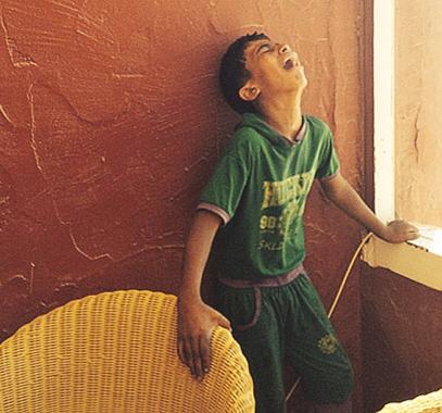 كيف تعالجين طفلك عند تعرضه لـ