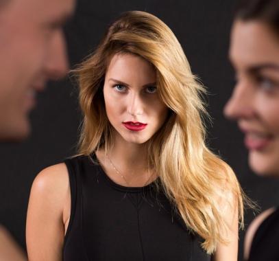 أسباب تدفع النساء للانجذاب إلى الرجل المتزوج