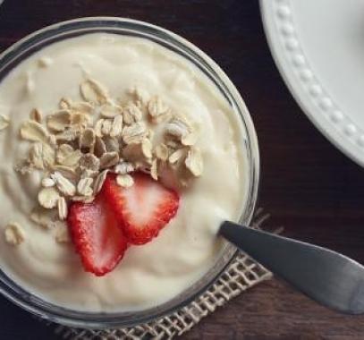 فوائد الزبادي والشوفان قبل النوم