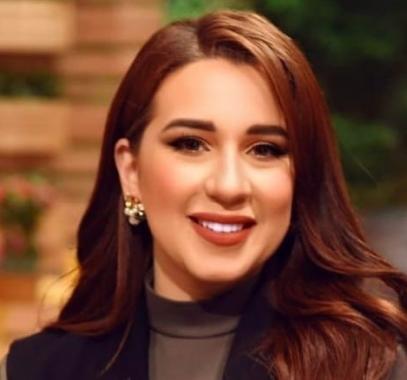 أسما شريف منير تحذف صورتها الجريئة من 