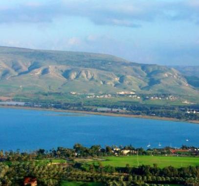 لهذا السبب.. الاحتلال يُغلق شاطئ بحيرة طبريا