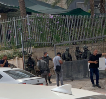 الشرطة الإسرائيلية تدّعي العثور على ملابس يشتبه أنها للأسرى الـ 6 بالناعورة.png