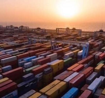 الإمارات: 1.4 تريليون درهم.. تجارة غير النفطية خلال 2020