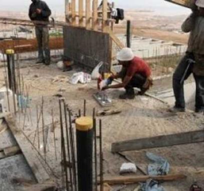 الاحتلال يزيد حصة العمال الفلسطينيين من الضفة الغربية العاملين في الداخل
