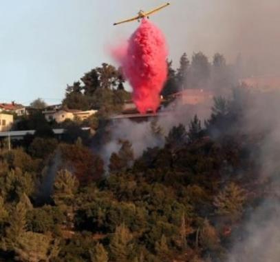 اندلاع حريق في جبال القدس وفرق الإطفاء تحاول السيطرة عليه