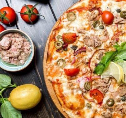 بيتزا التونة بالخضار