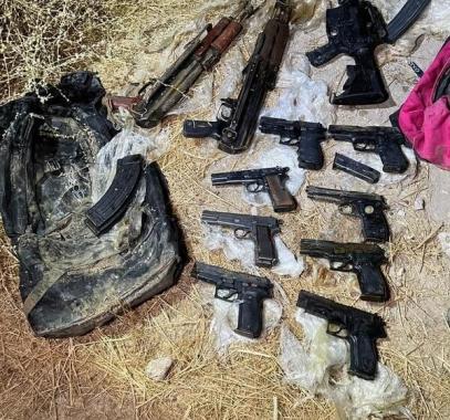 الاحتلال يزعم ضبط أسلحة في الخليل