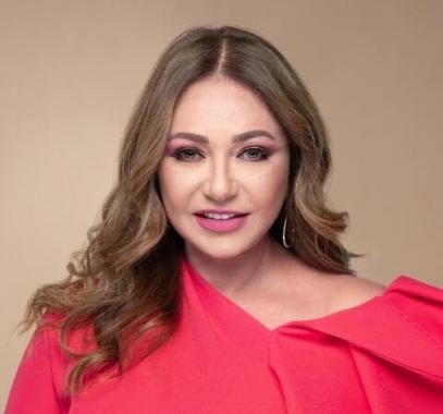 فيديو: الممثلة 