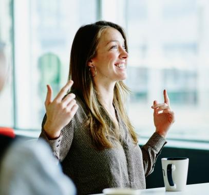 دراسة: الملابس غير المريحة تجعل المرأة أكثر جاذبية